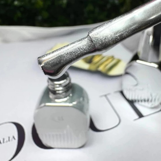 Esmalte Semipermanente Bella Rosa efecto espejo Plata. - Imagen 3